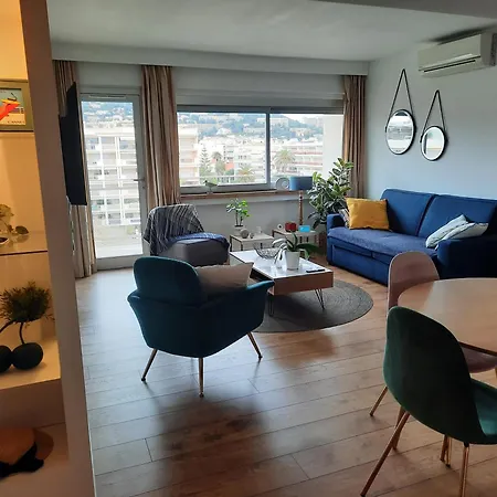 One Bedroom Palm Apartment