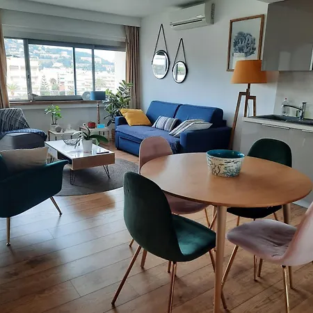 One Bedroom Palm Apartment *